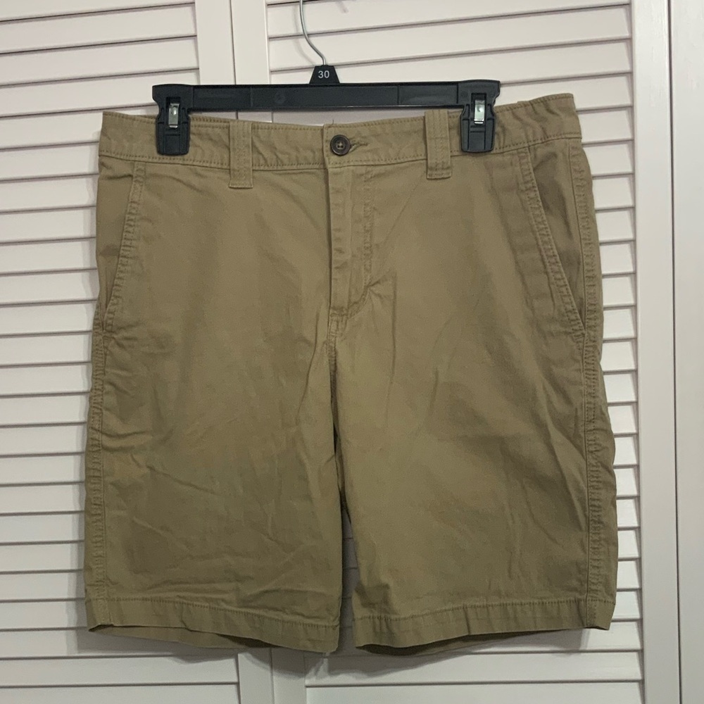Magellan Outdoors Tan Flat Front Shorts Versatile Style Size 30 Waist